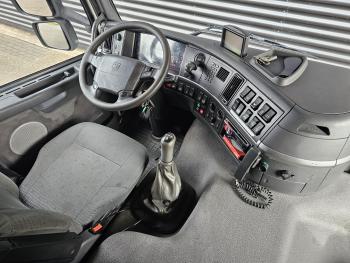 Volvo FM 420 8x2 / HMF 55 t/m CRANE + JIB